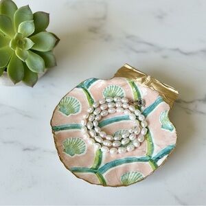 Scallop Seashell Trinket with Dish Preppy Coastal design